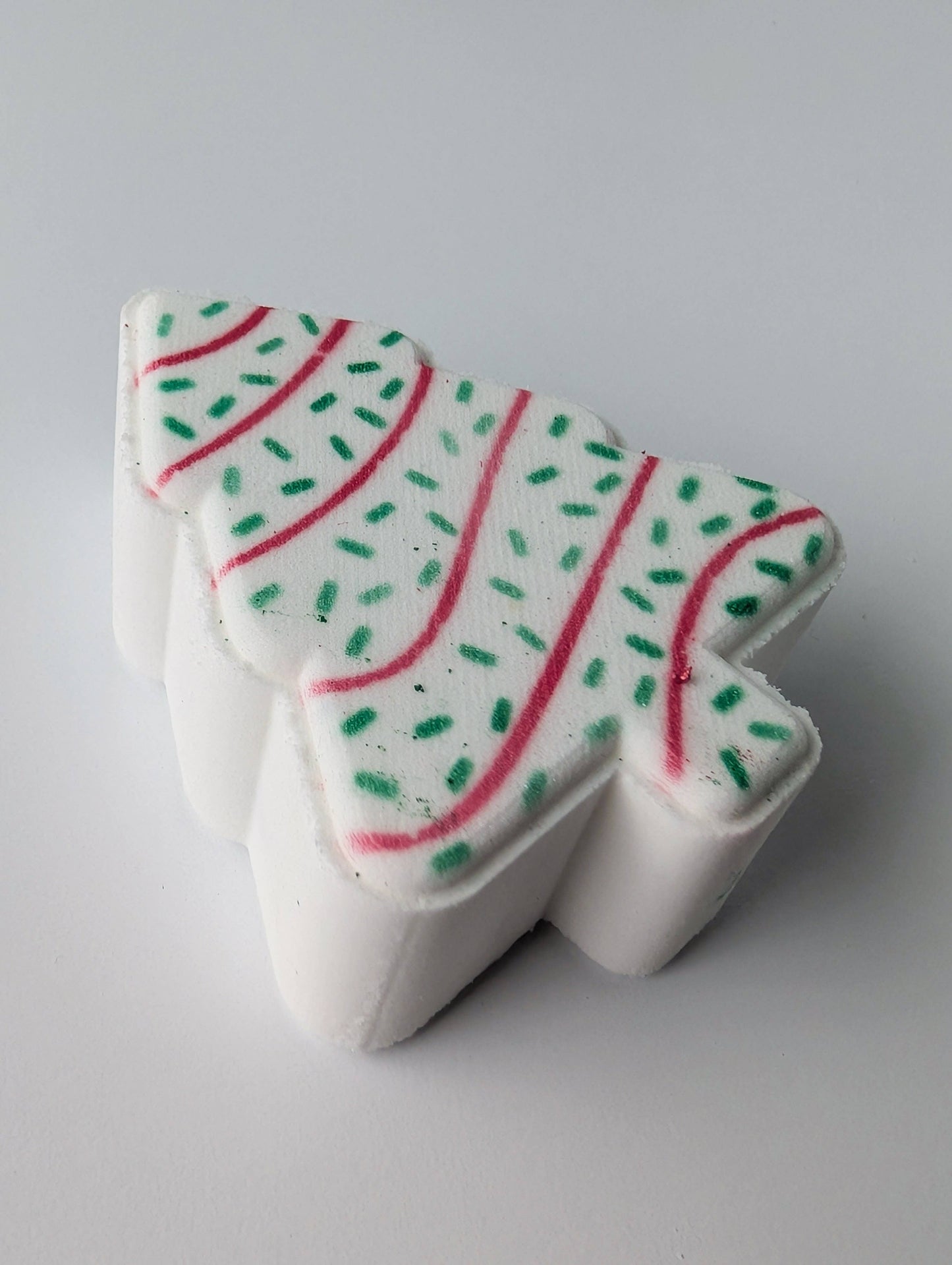 Beachy Bubbles Bath Co - Christmas Tree Cake Bath Bomb - Christmas 2025