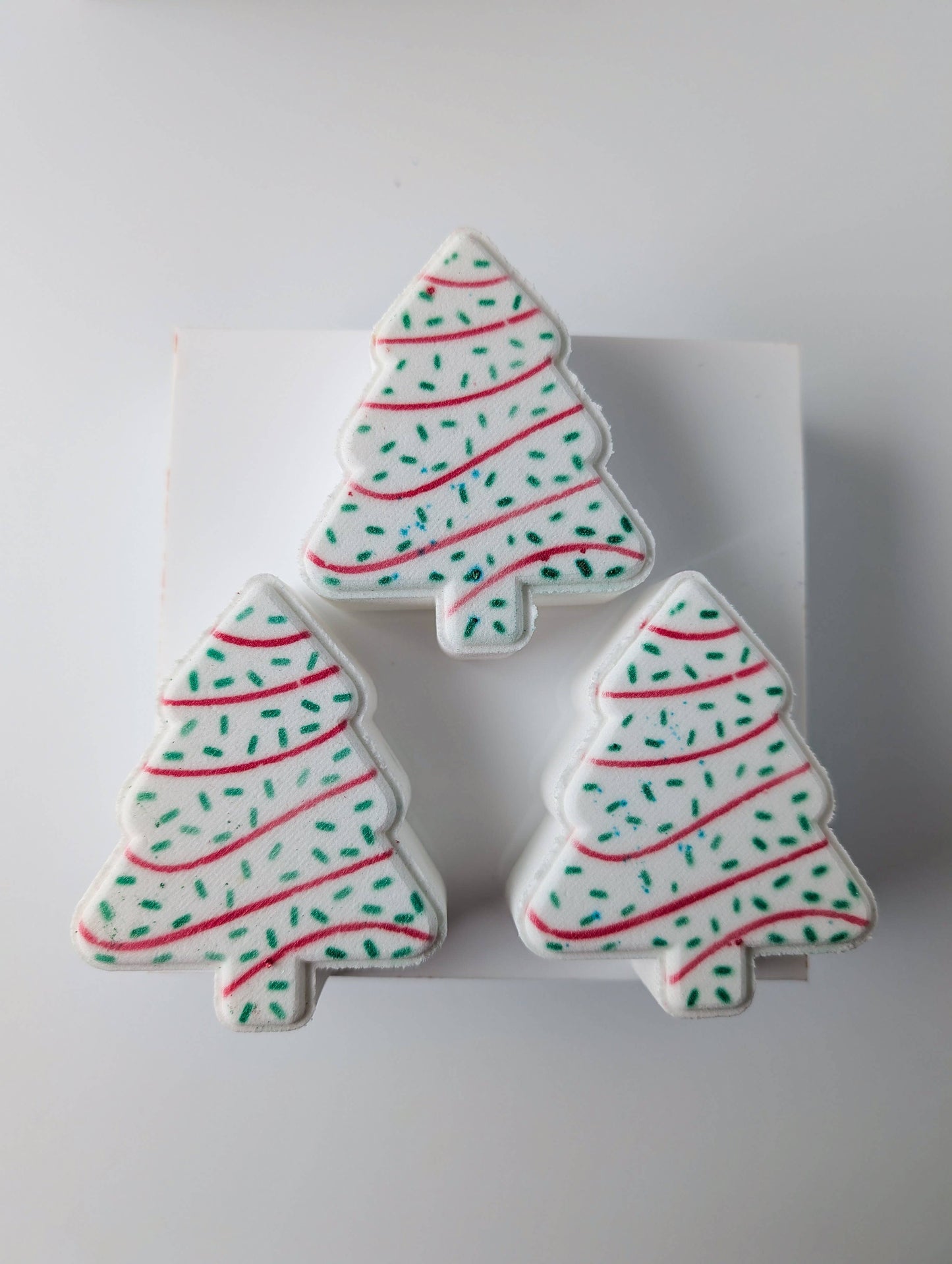 Beachy Bubbles Bath Co - Christmas Tree Cake Bath Bomb - Christmas 2025