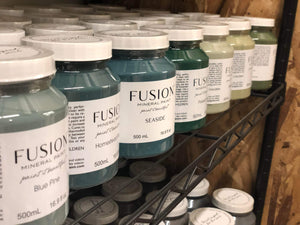 Hosting The Hive- An Elite Retailer For Dixie BelleHosting MarKer SOLD- Retailer For Wise Owl Paint & ProductsHosting Rustic Owl Gifts- Retailer For Fusion Mineral Paint