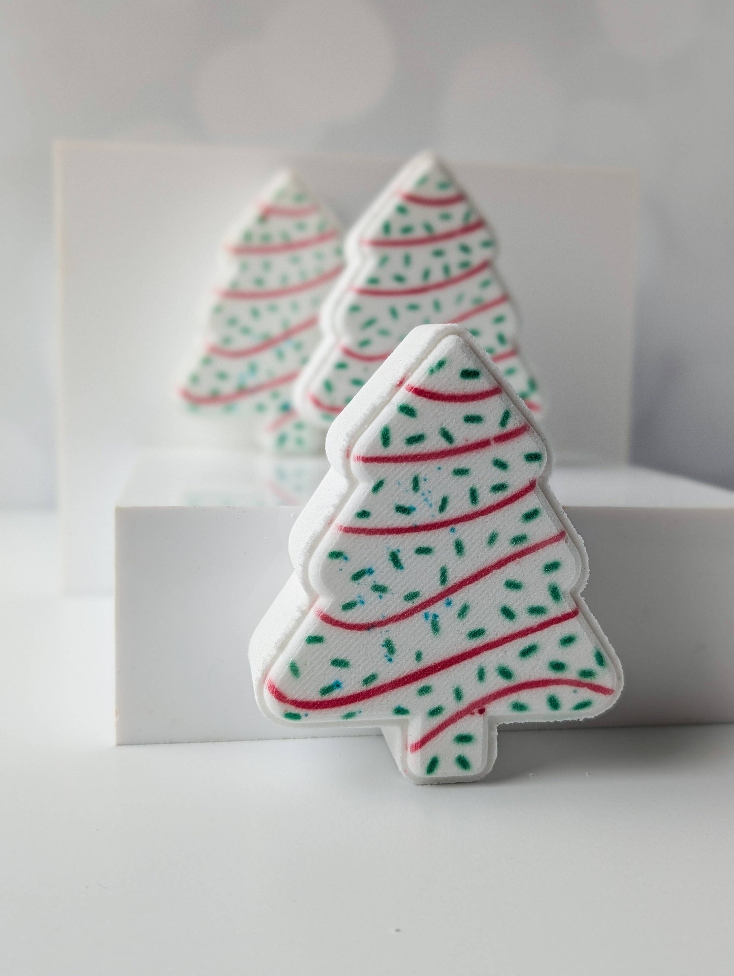 Beachy Bubbles Bath Co - Christmas Tree Cake Bath Bomb - Christmas 2025