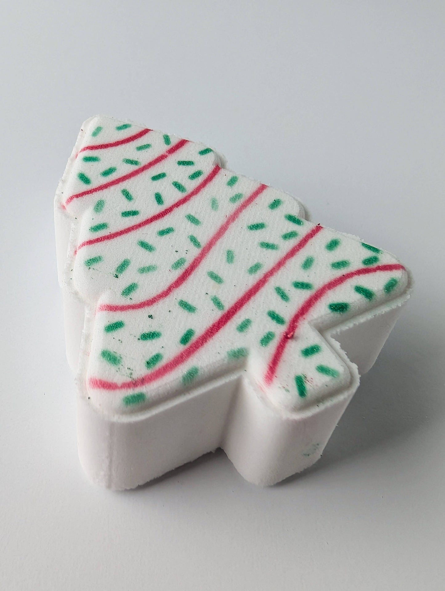 Beachy Bubbles Bath Co - Christmas Tree Cake Bath Bomb - Christmas 2025